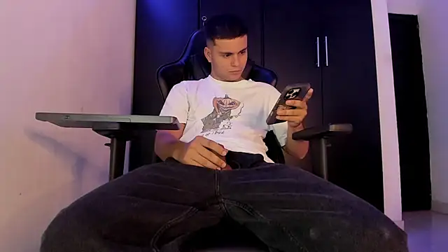 Liam_Mateo webcam