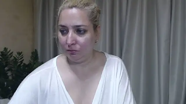 sweetpussy13 webcam