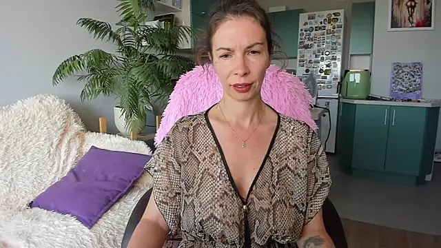 ChristinaGlory webcam