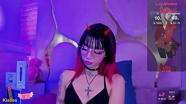 NaniiSisy webcam