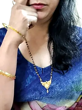 Yazhini-Cam