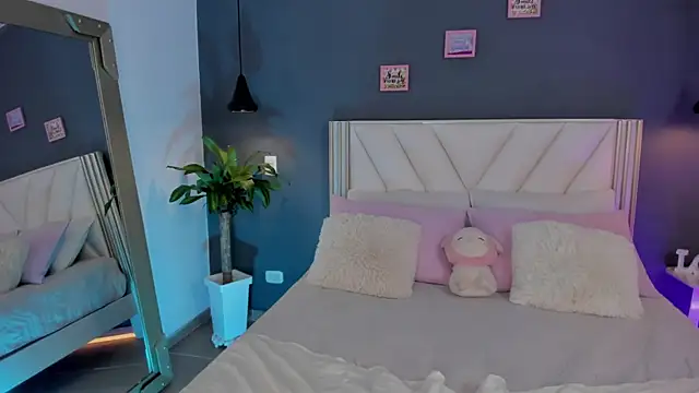 naishaford_1 - NaishaFord_1's free webcam - UK Sex Cams