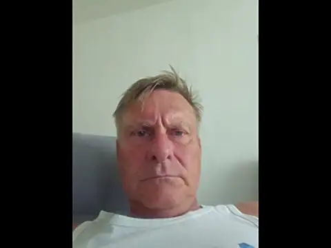 johnnym1 webcam