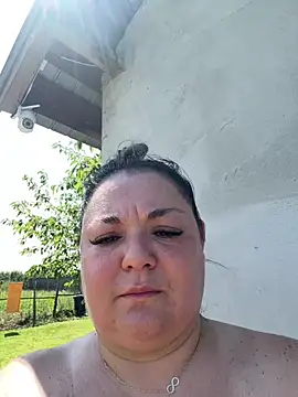 MikyVesela live cam on StripChat