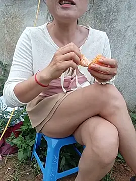 Linda-yiyi webcam