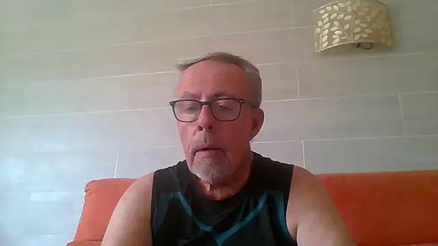 tuggy59 live cam on StripChat