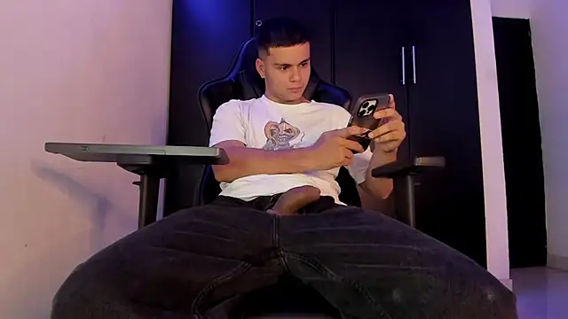 Liam_Mateo webcam