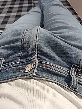 rocky-badboy_cum4me's live room