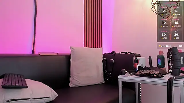 Maximoking26 webcam