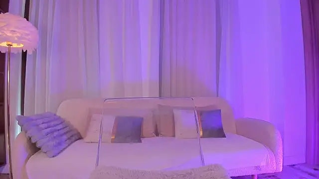 ArianaXO_