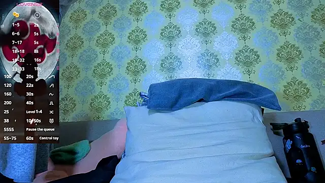 anya_weisz webcam
