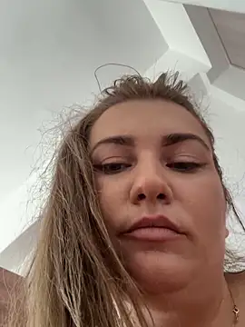 SweetCurvess webcam