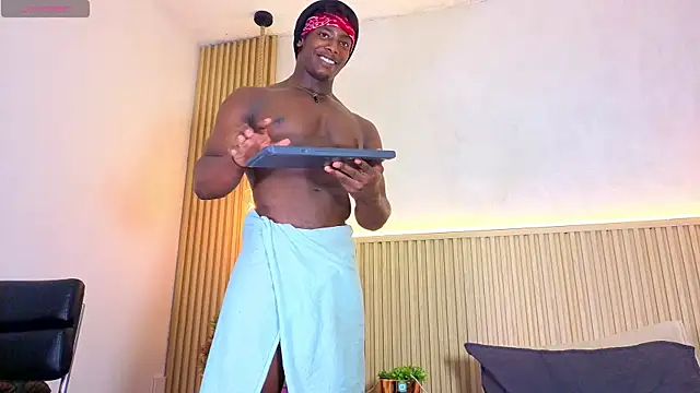 maxmuscle10 webcam