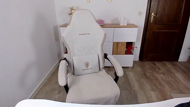 Sally_Secret webcam