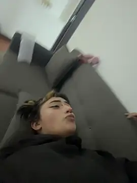 baby_akuma webcam