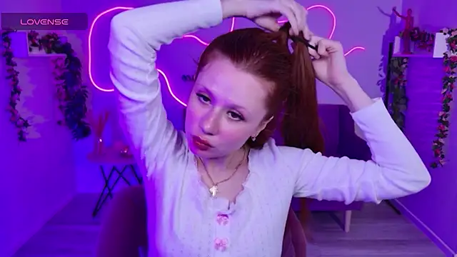 AuroraBabyDoll webcam