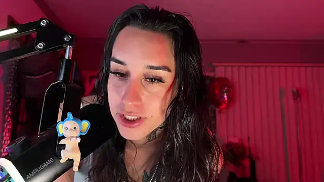xoFrankie Live Webcam on Stripchat