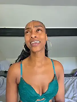 Hazel_Dollxx webcam