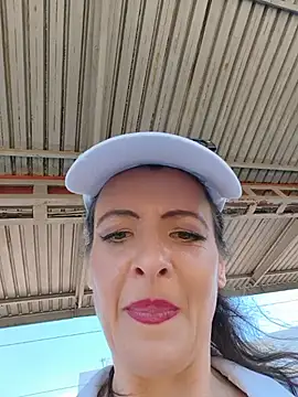 rebeccanoble (F milf) - Vibe my pussy hard🥵outside 7minCtrl