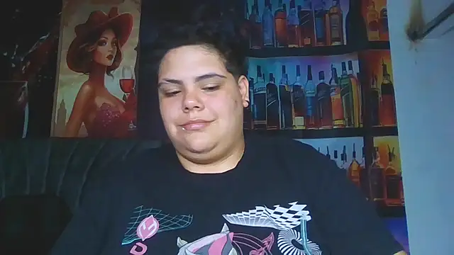 Hailey_Curvy webcam