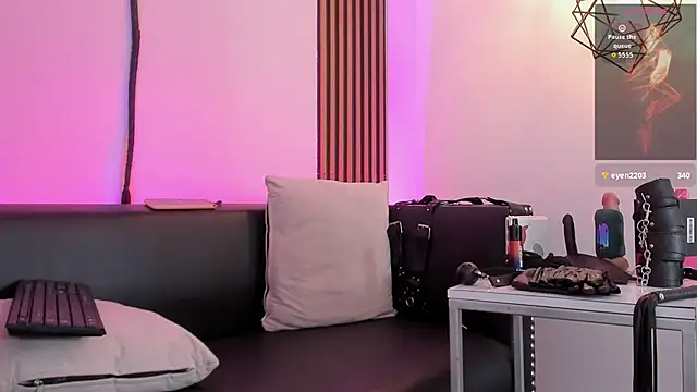 Maximoking26 webcam