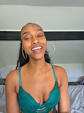 Hazel_Dollxx webcam
