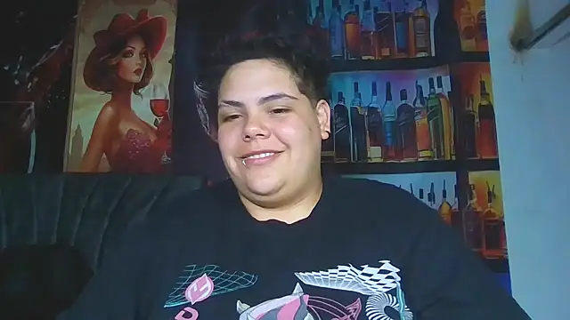 Hailey_Curvy webcam