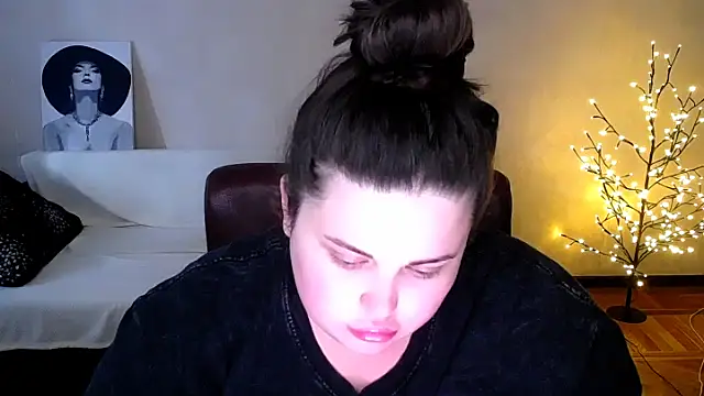 Emily_Mo webcam
