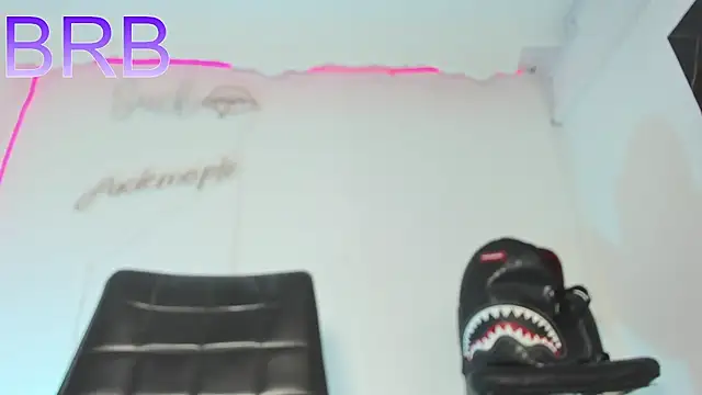 Rpoolrboy webcam
