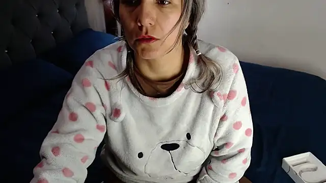 chantal_hott - Chantal_hott's free webcam - UK Sex Cams