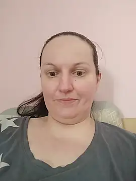 BustyLadyAlma webcam