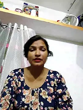 Priyaa_1433 live cam on StripChat