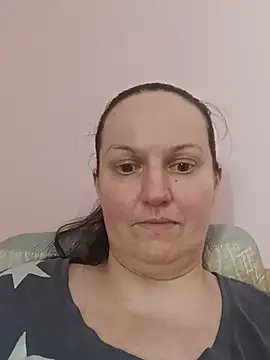 BustyLadyAlma webcam