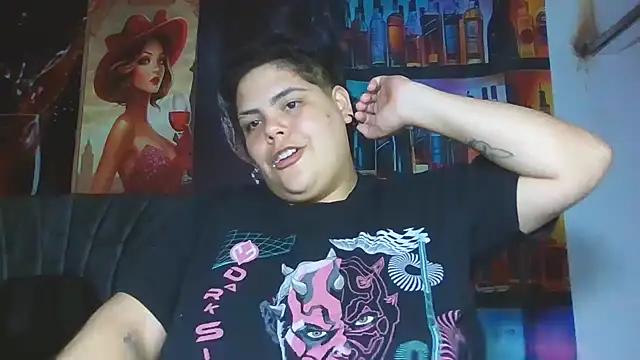 Hailey_Curvy webcam