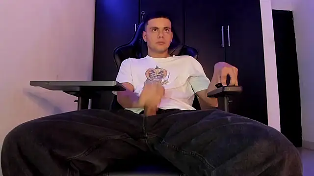 Liam_Mateo live cam on StripChat