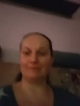 BustyLadyAlma webcam