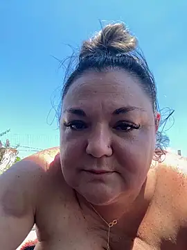 MikyVesela live cam on StripChat
