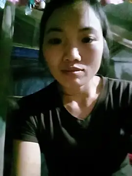ngan-cute live cam on StripChat
