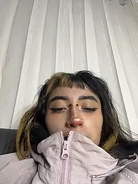 baby_akuma webcam