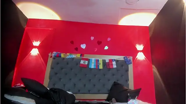 YayaHilton webcam
