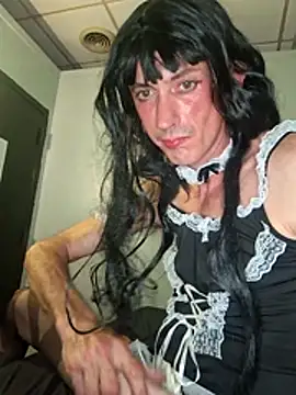 Sir_Mic_Behave live cam on StripChat