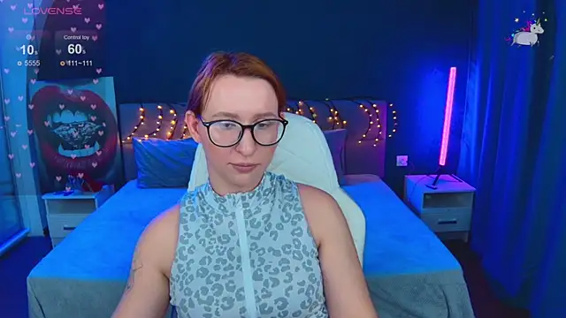 Kriswix live cam on StripChat