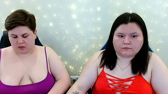 BeckyAndHellen webcam