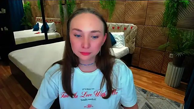 TrueReincarnation live cam on StripChat