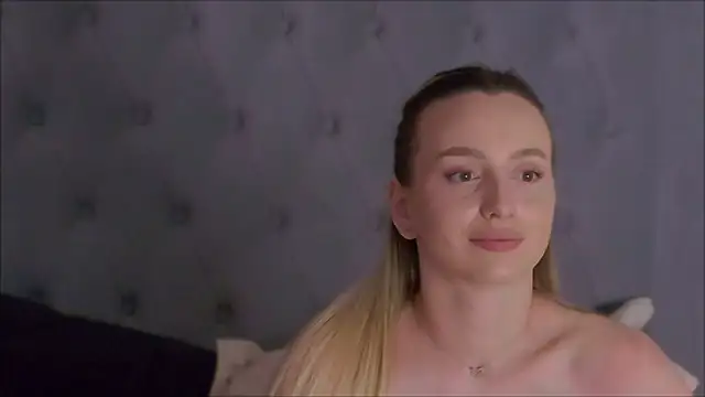 AlexisWhit webcam