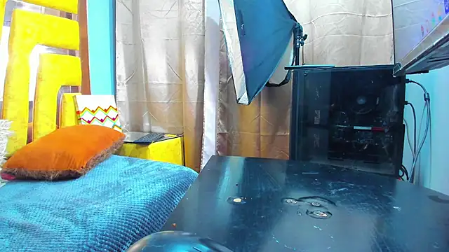 AlahiaEvanz webcam