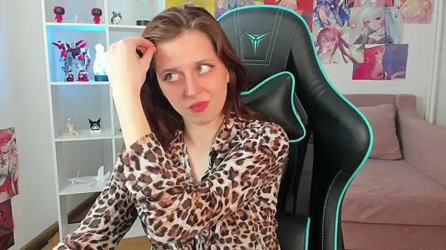 FreyaVeys live cam on StripChat