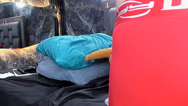 Couple_Gold69 webcam