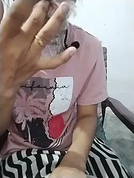 Cute-Naavya live cam