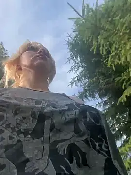 RonnieKiss webcam